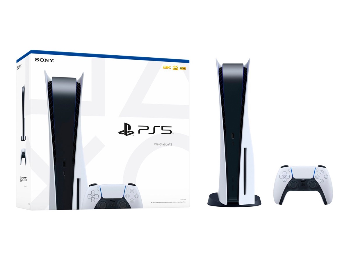 Sony PlayStation 5 कंसोल और पैकेजिंग सफ़ेद पृष्ठभूमि पर।