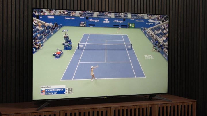 A U.S. Open tennis match shown on a TCL Q7 TV.