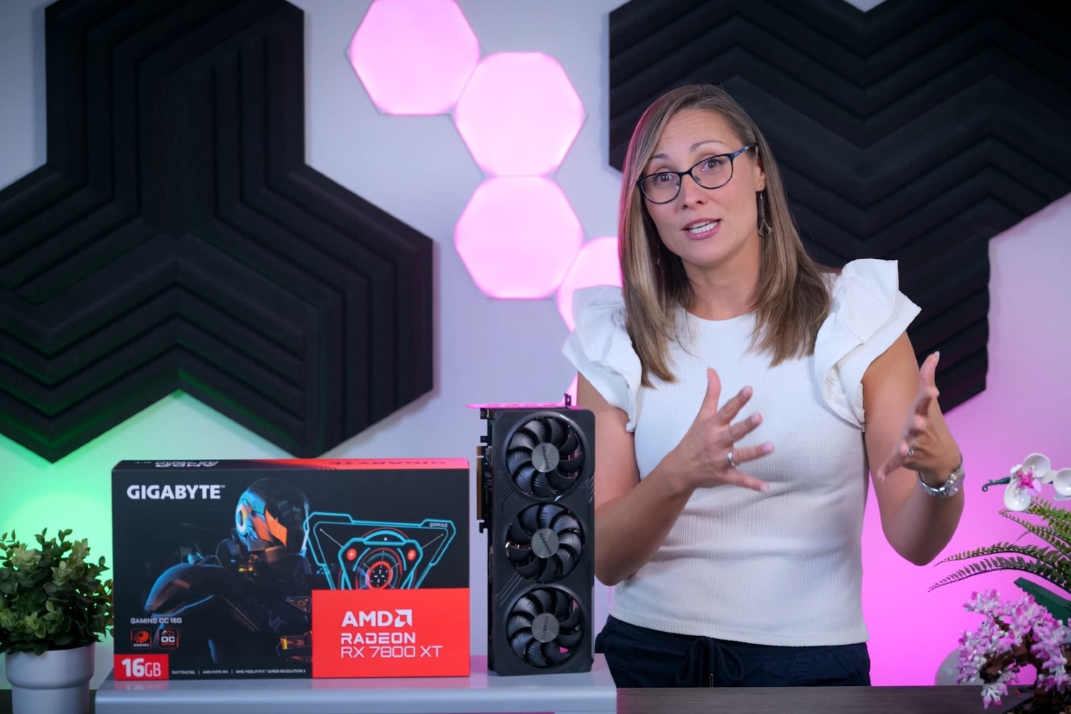 Someone tweaked AMD's RX 7800 XT, with surprising results - Vimarsana News