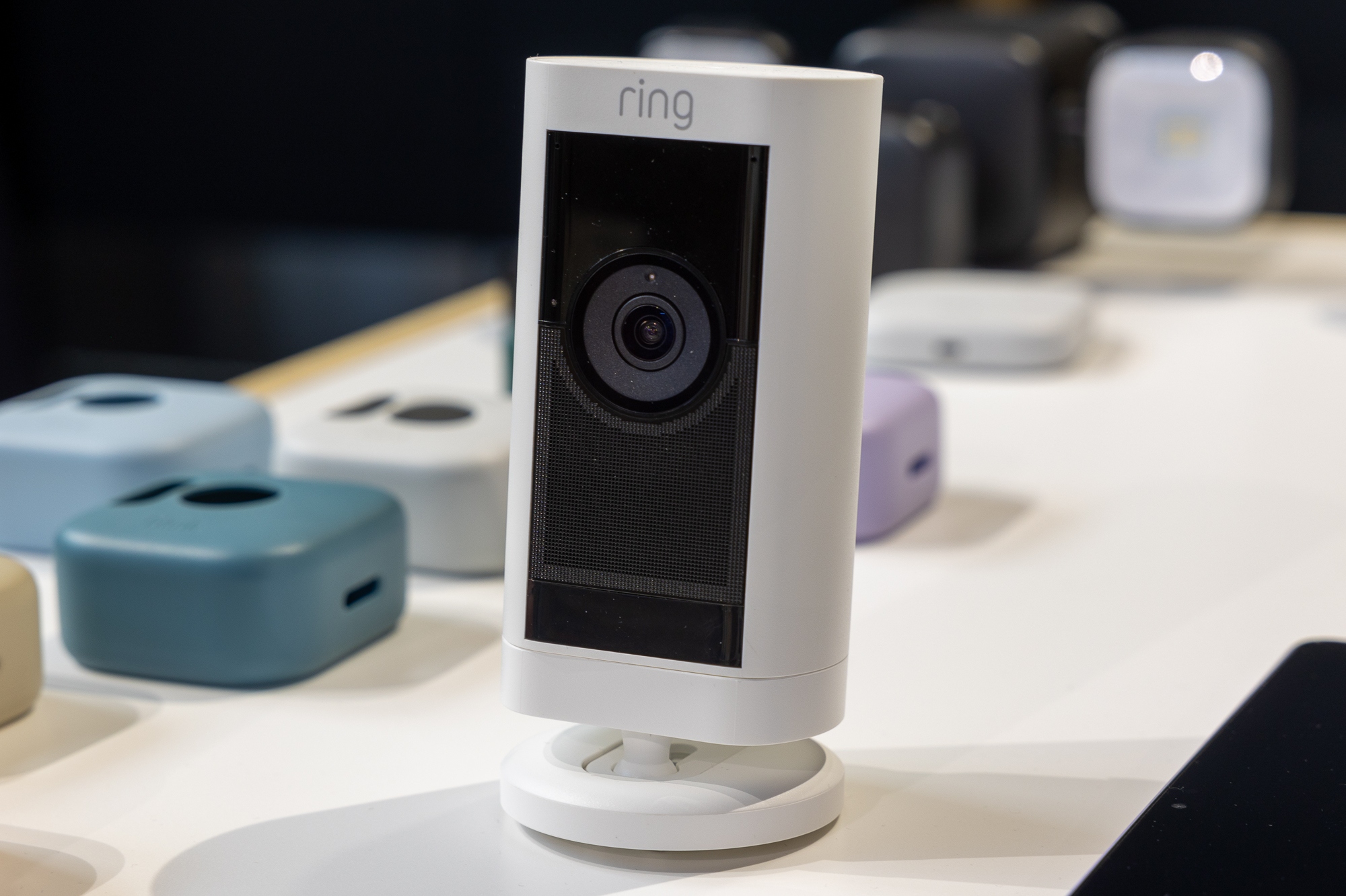 Ring Stick Up Cam Pro на выставке Amazon Fall Devices and Services 2023.