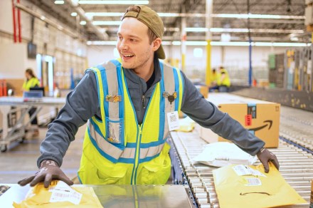 Amazon hiring quarter of a million extra workers for holiday season