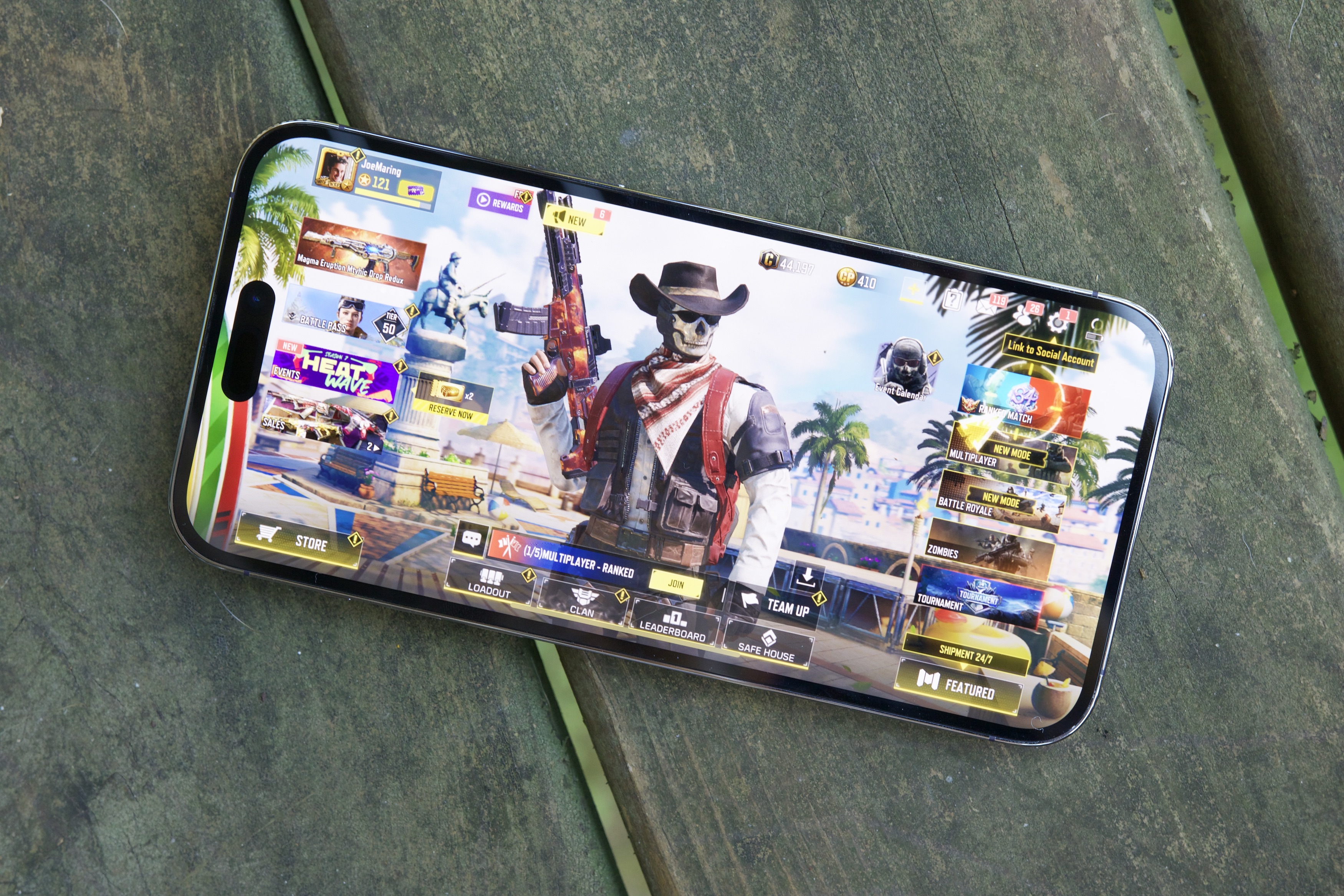 Call of Duty: Mobile läuft auf einem iPhone 14 Pro Max.