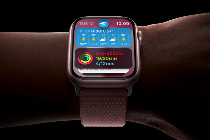 Double Tap gesture icon on an Apple Watch Series 9.
