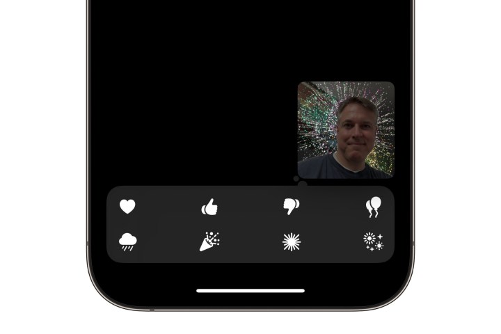 Sending video reactions in FaceTime on iOS 17.