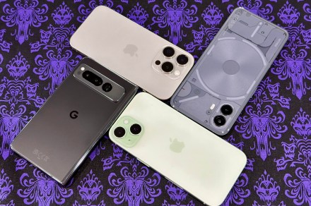 A very strange thing happened to smartphones this year thumbnail
