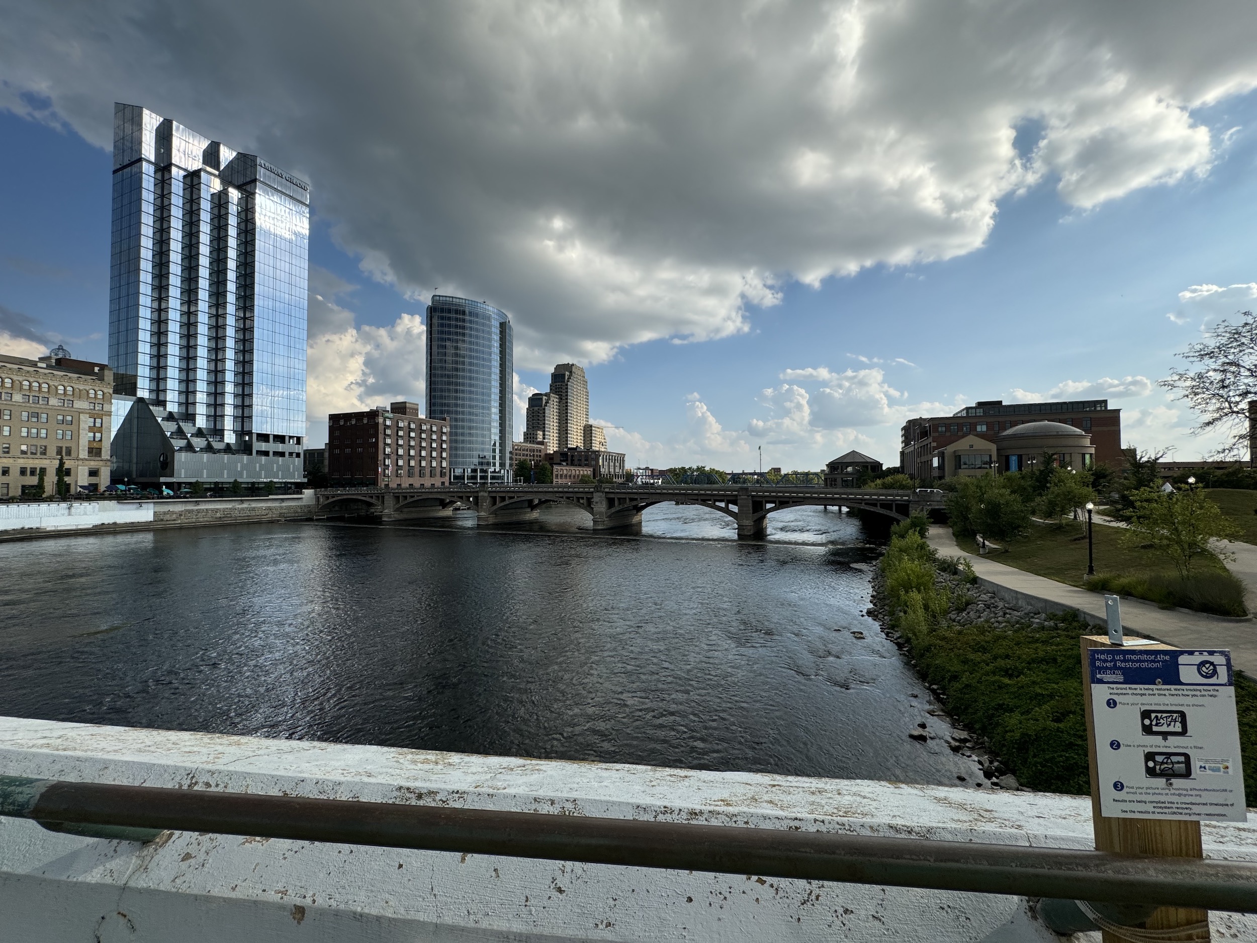 Photo from the iPhone 15 Pro Max ultrawide camera of buildings in Grand Rapids.