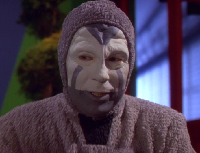 Michael McKean dans le rôle du clown dans Star Trek : Le Dégel du Voyager