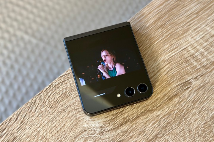 A video playing on the Motorola Razr Plus.
