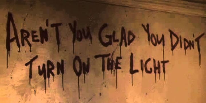 A horrifying message is left on the wall in Urban Legend