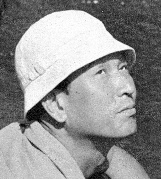 Yönetmen Akira Kurosawa sette "Yedi Samuray."