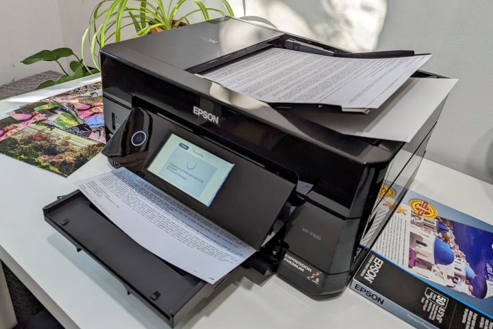 Despite the compact size, the document feeder is quick and reliable.