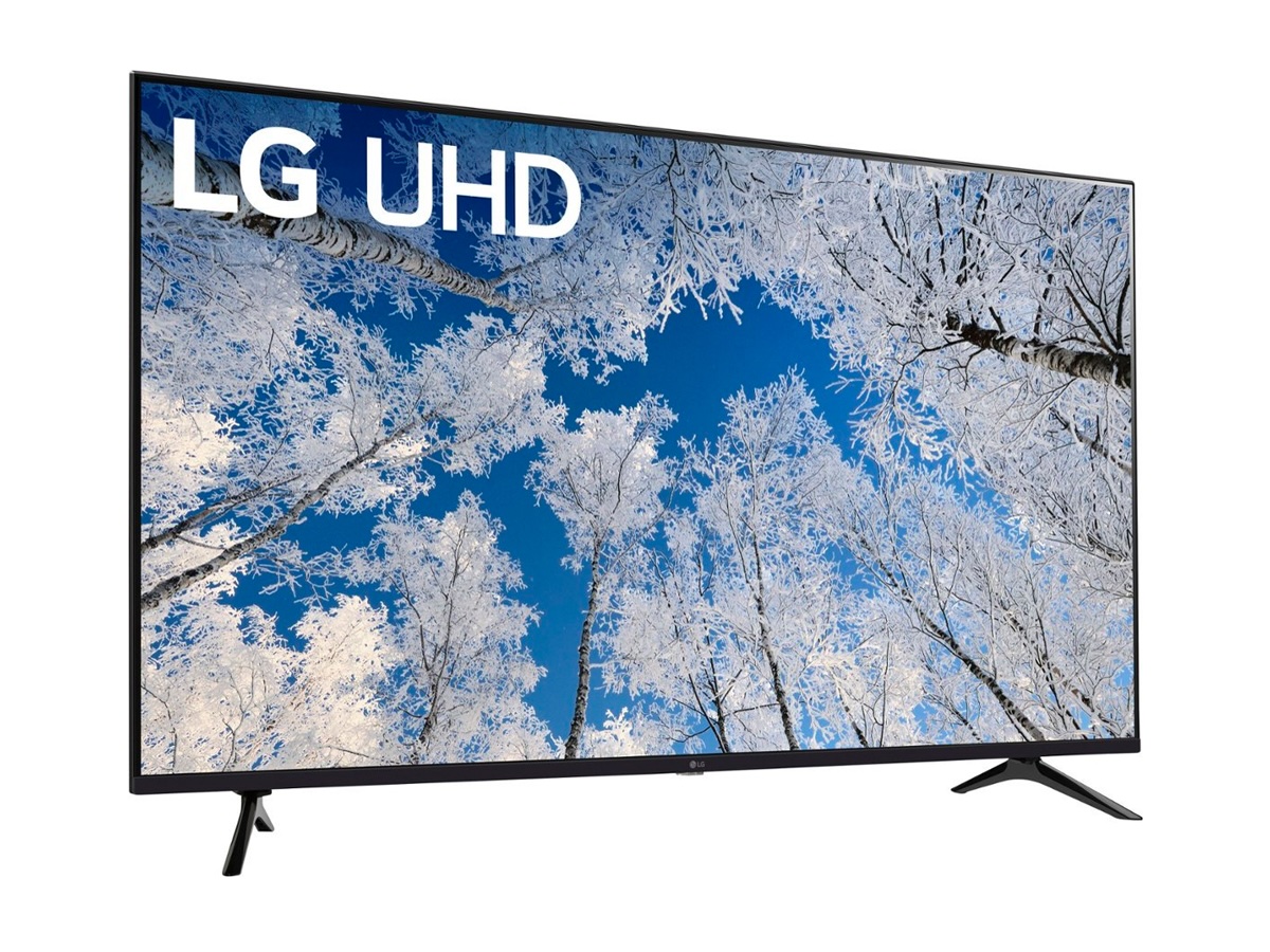 Le téléviseur intelligent LED 4K LG série UQ70 de 65 pouces sur fond blanc.