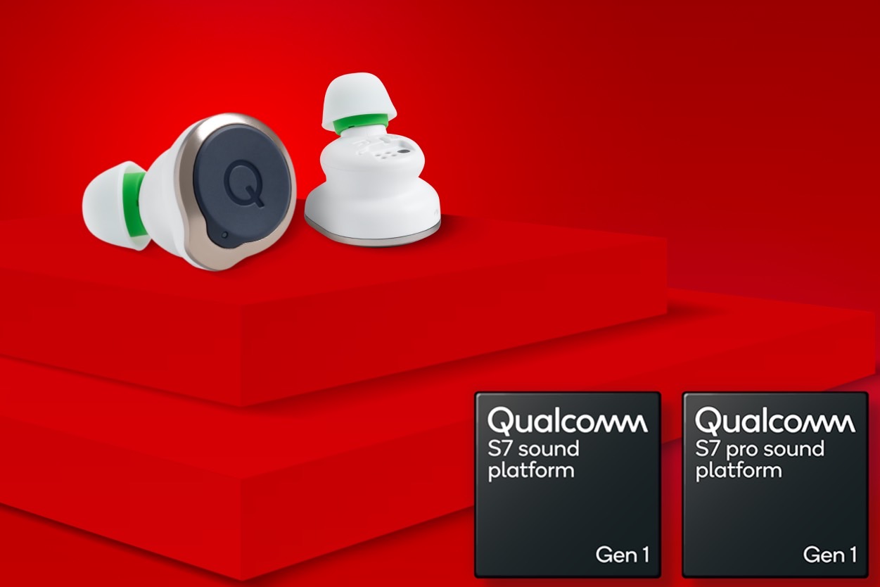 Image of Qualcomm-branded earbuds with tiles for Qualcomm's S7 and S7 Pro Gen 1 sound platforms.