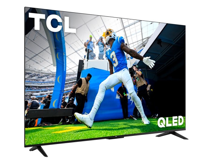 Le téléviseur QLED 4K TCL Q5 sur fond blanc.