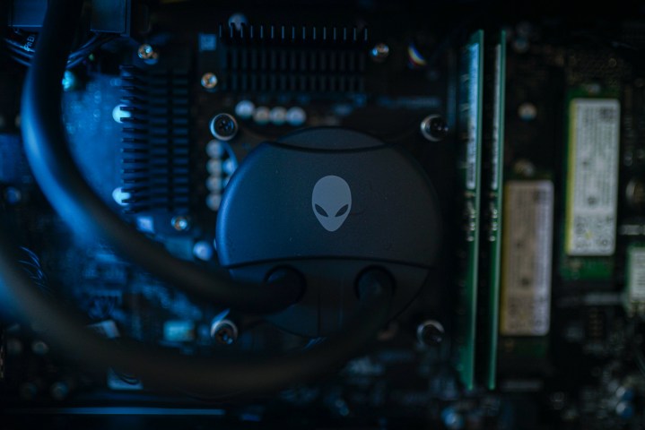 The CPU cooler in the Alienware Aurora R16.