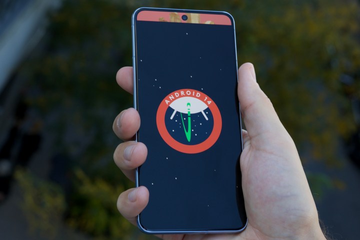 Android 14 logo connected nan Google Pixel 8 Pro.