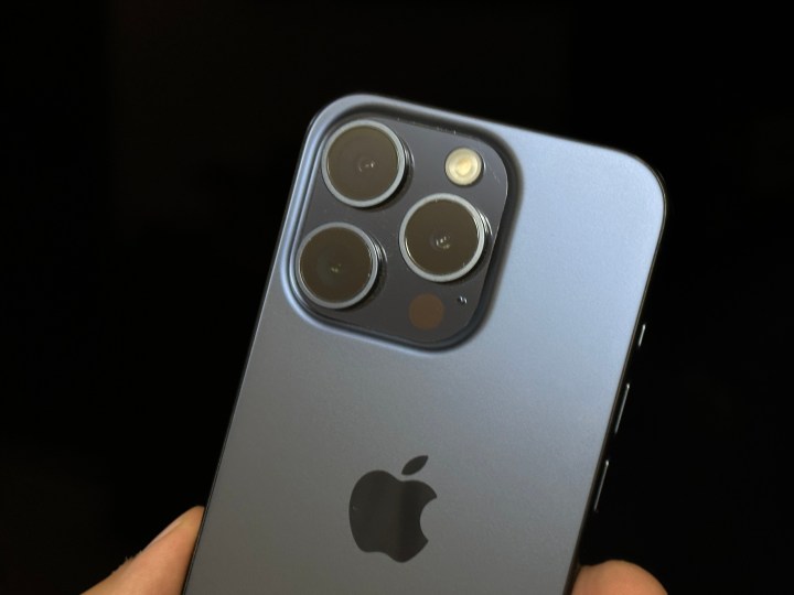 Objectif de l'appareil photo iPhone 15 Pro