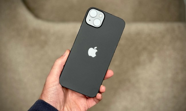 A person holding the Apple iPhone 15 Plus.
