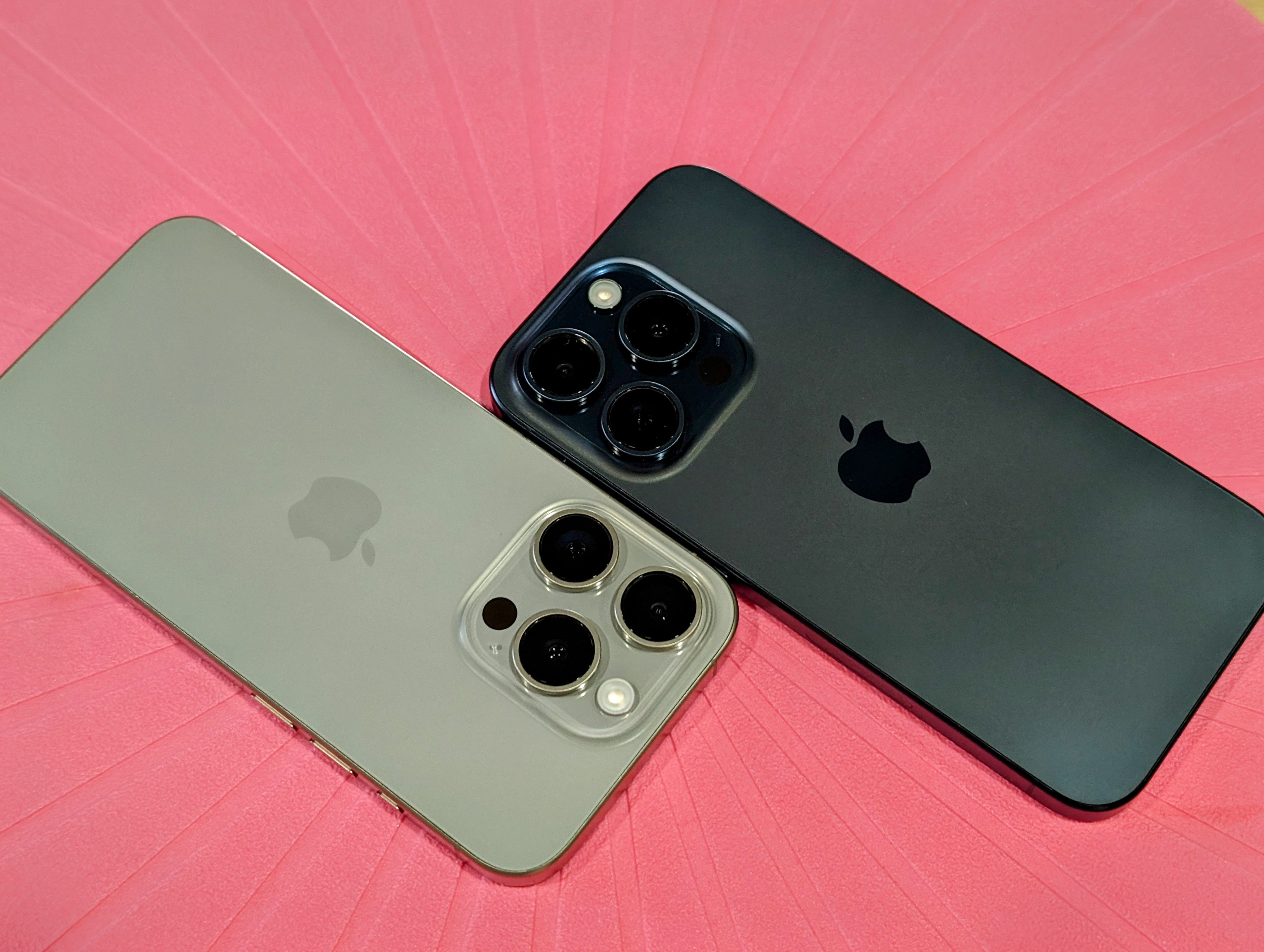 iPhone 15 vs iPhone 15 Pro : toutes les différences entre les