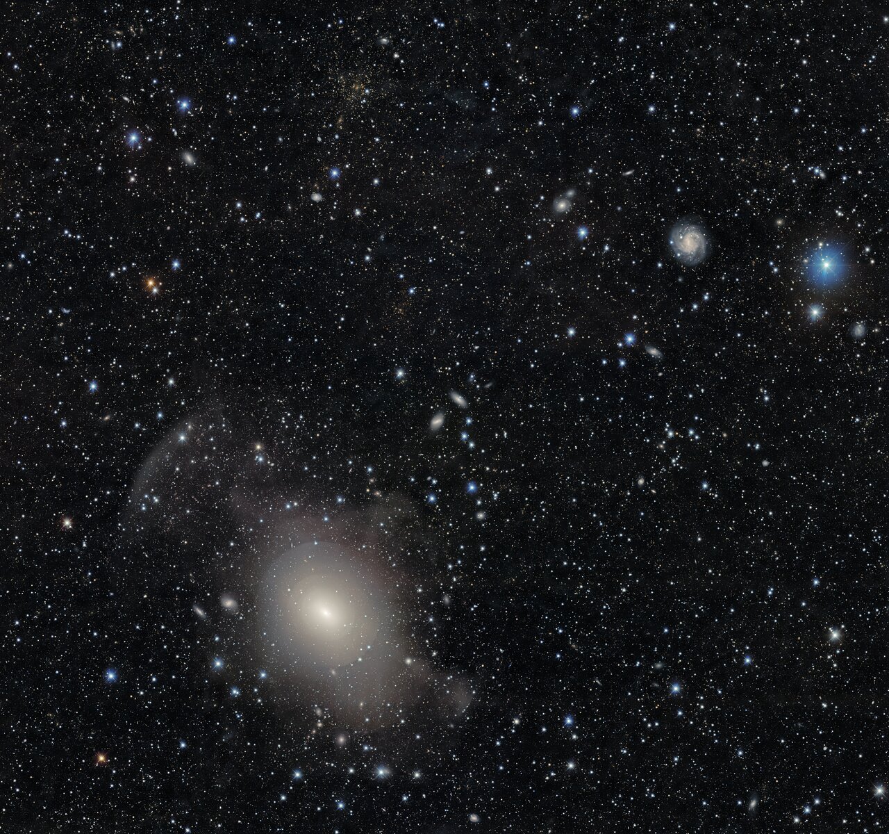 A galaxy with layers like an onion shines in DECam image - Vimarsana News