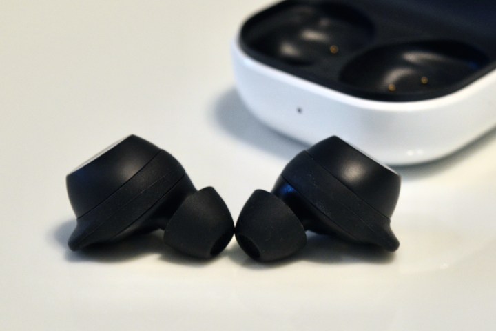 Review: The Samsung Galaxy Buds FE converted me from an AirPods Pro user