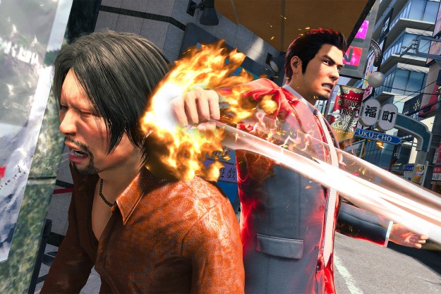 Kiryu punches an enemy in Yakuza style in Like a Dragon Gaiden: The Man Who Erased His Name.