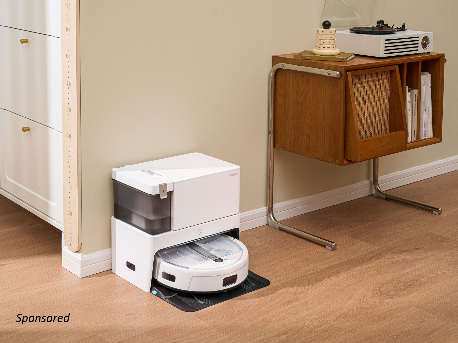 Roomba i5: The Smart, Budget-Friendly Robot Vacuum & Mop 