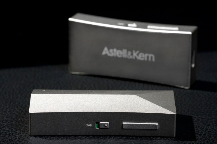 USB-ЦАП Astell&Kern AK HC4 и усилитель для наушников.