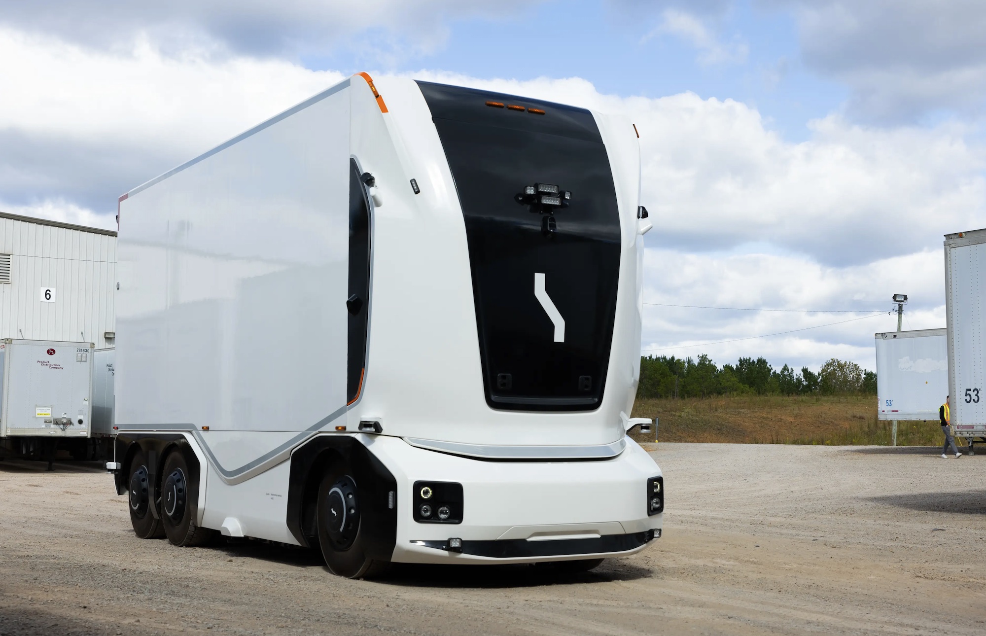 Einride's driverless truck starts work for GE Appliances - Vimarsana News