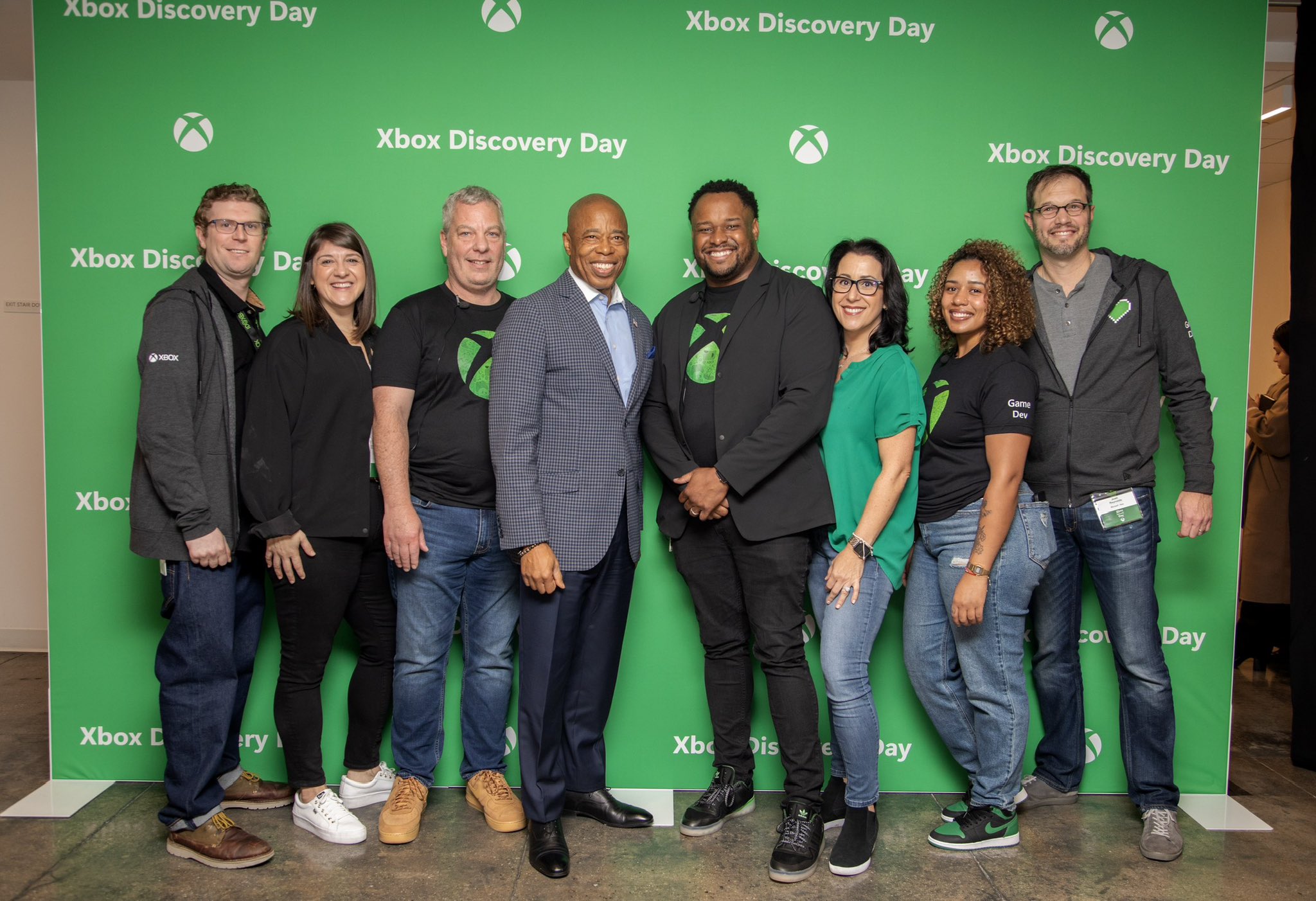 Eric Adams poses with Xbox team members.