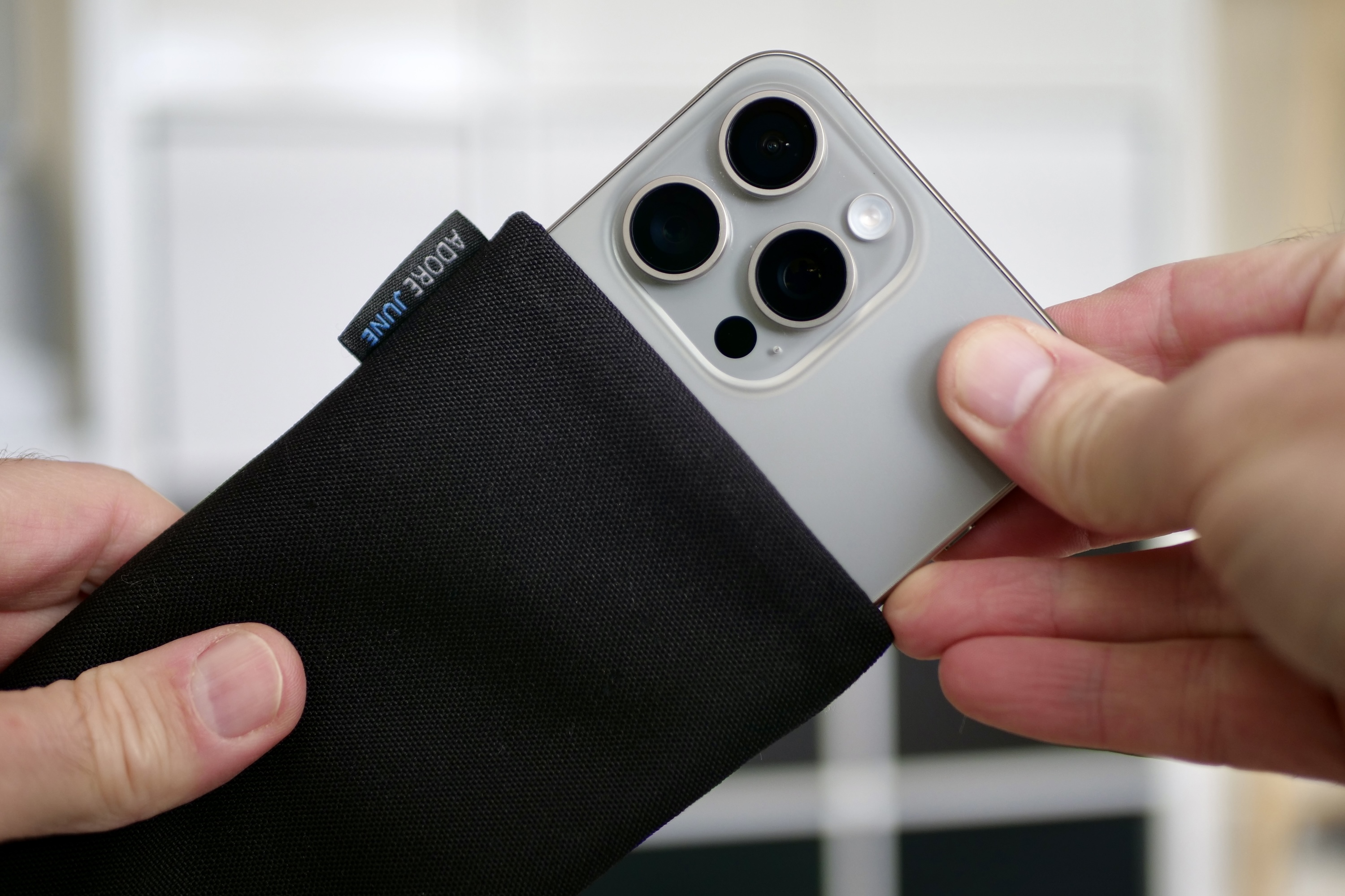 I figured out how to protect my iPhone without an ugly case - Vimarsana News