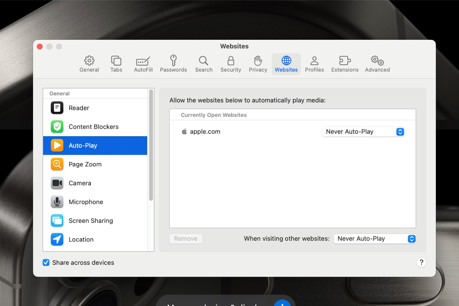 Web sitelerinde videoların otomatik oynatılmasını engelleme seçeneklerini gösteren macOS Sonoma'daki Safari ayarları.