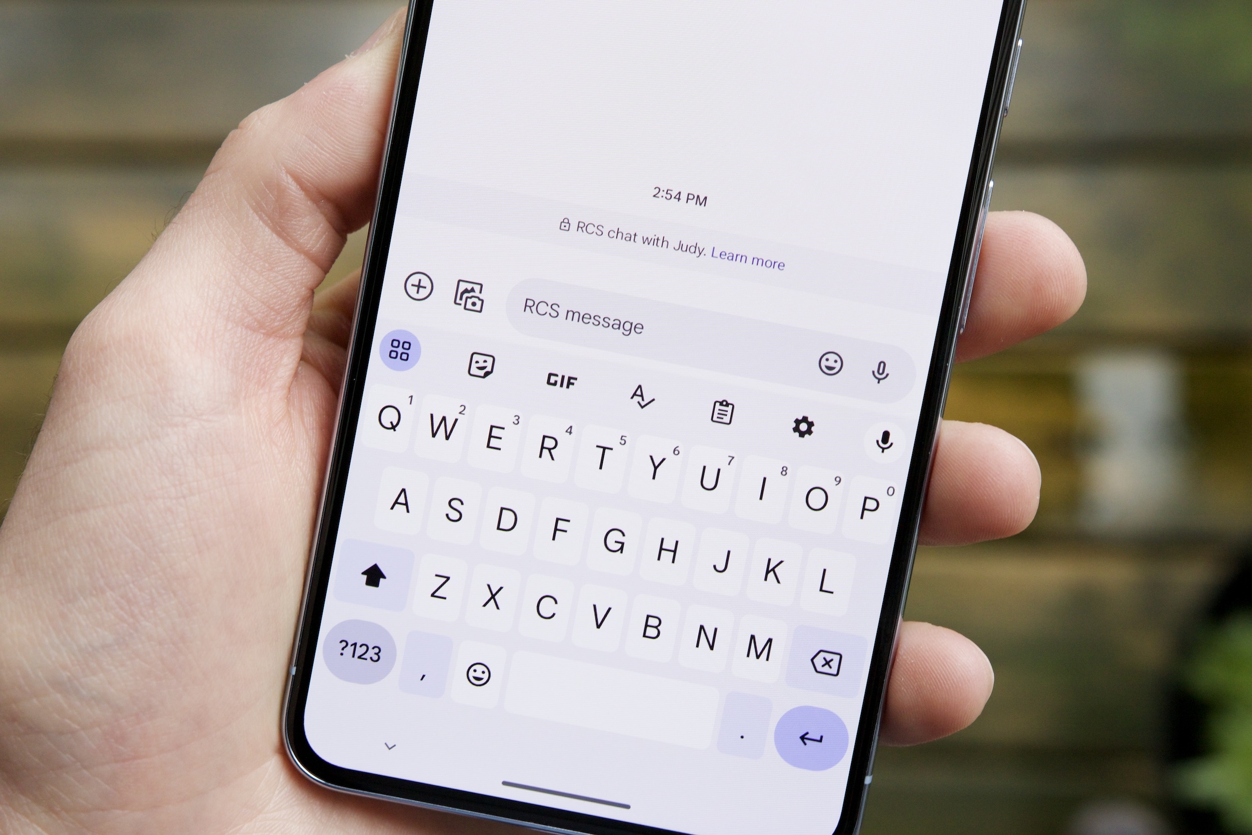 Google Messages might let you unsend awkward messages in RCS chats ...