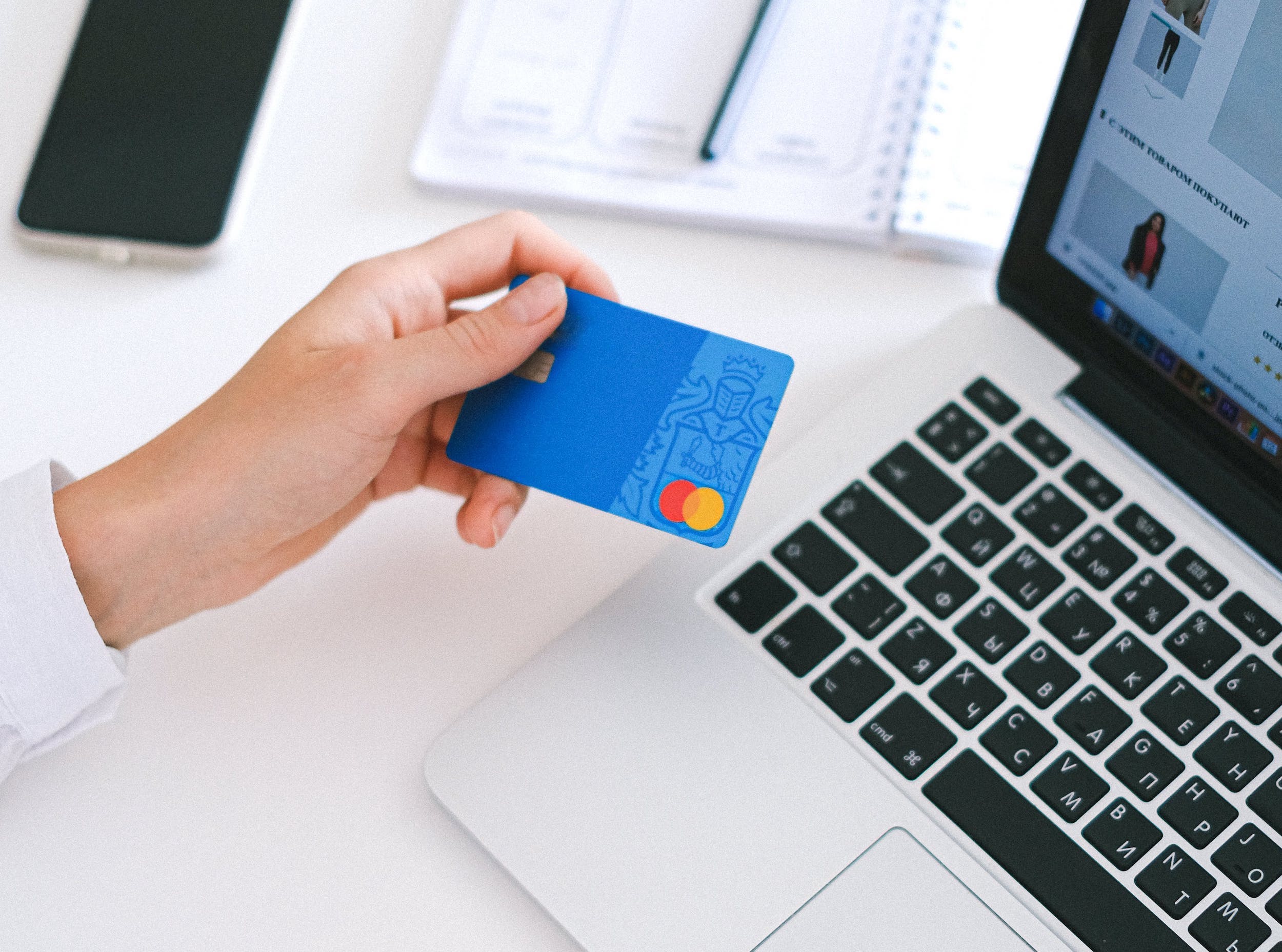 Cyber Monday smashes online shopping records - Vimarsana News