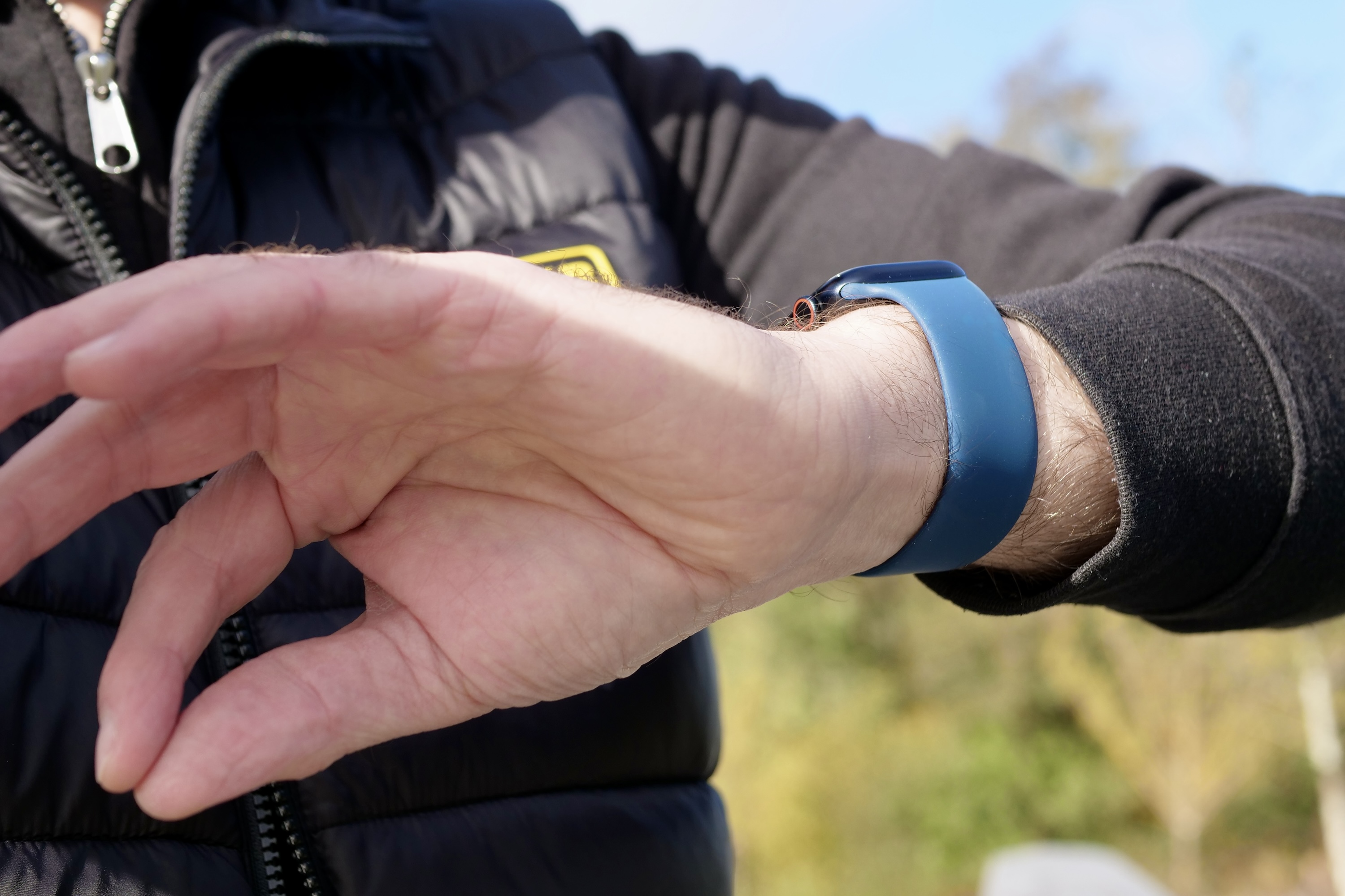 Double Tap is the coolest Apple Watch feature I've used in ages - Vimarsana News