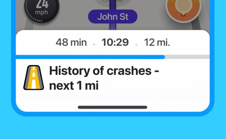 A crash history alert on Waze.