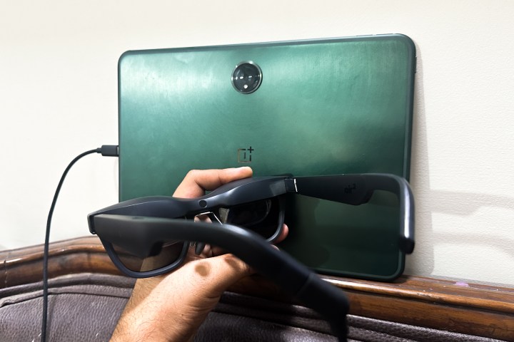 Xreal Air 2 AR Glasses and the OnePlus Pad.
