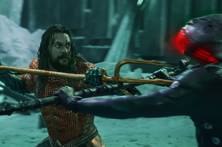 Arthur Curry fights Black Manta in Aquaman and the Lost Kingdom.