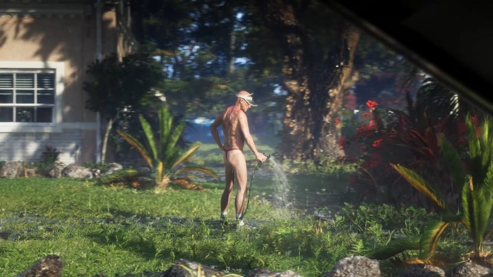 In Grand Theft Auto VI bewässert ein Mann in Unterwäsche seinen Rasen.