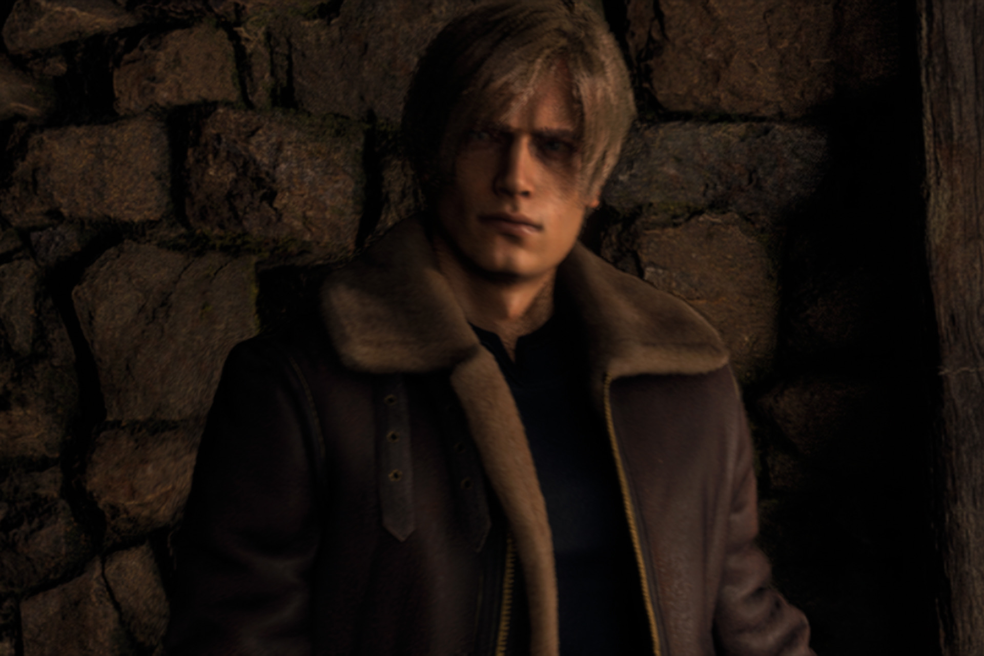 اسکرین شات Leon از Resident Evil 4 در iPhone 15 Pro.