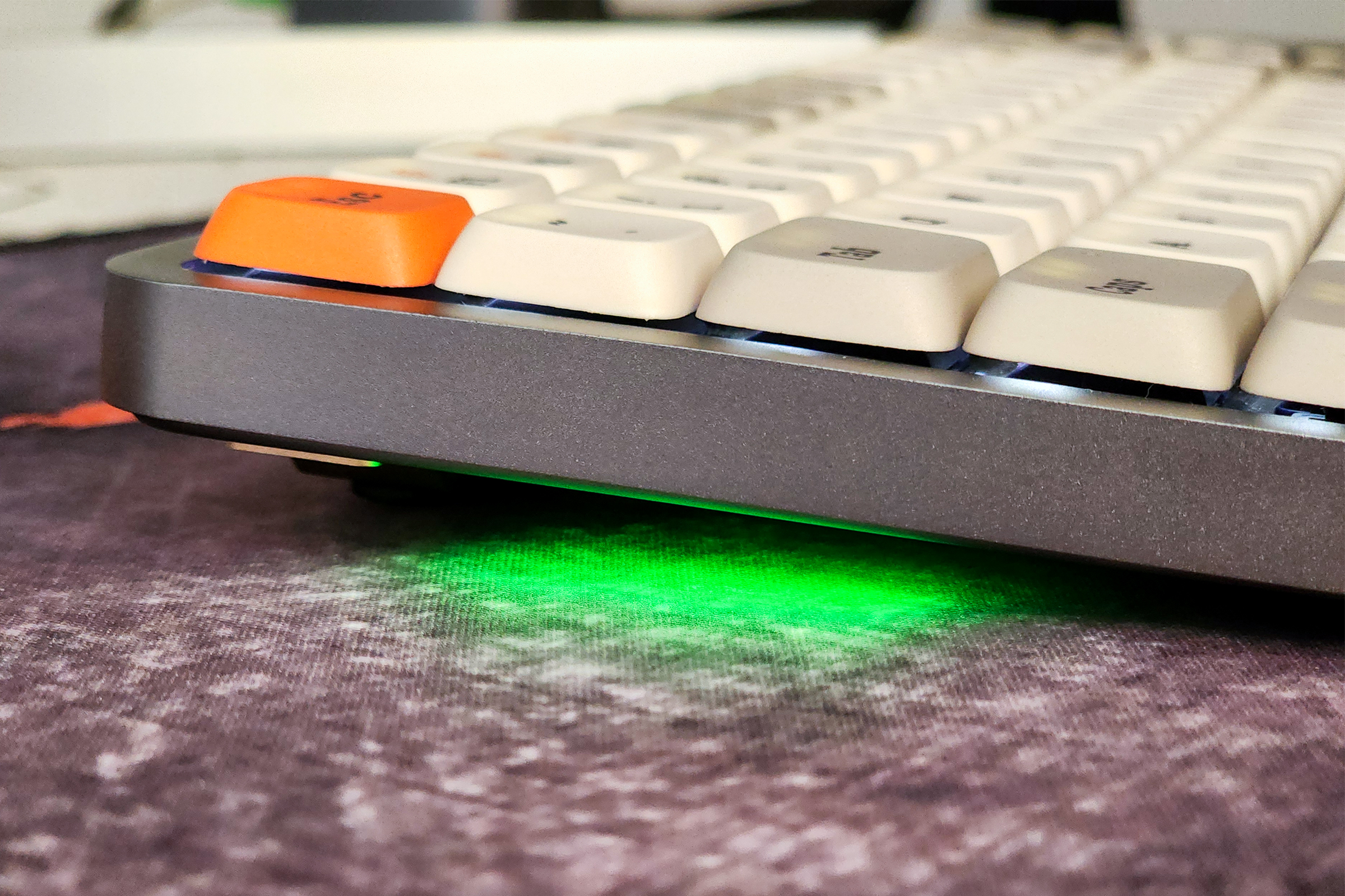 RGB sidelighting on Lofree Flow low-profile keyboard.