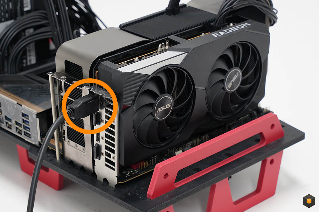 Someone just used an AMD and Nvidia GPU at the same time