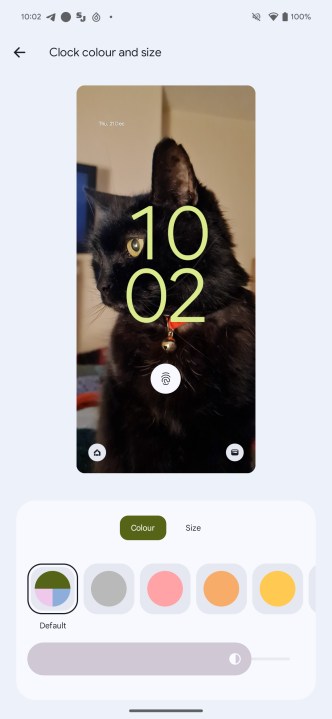Changing the lock screen clock design in Android 14.