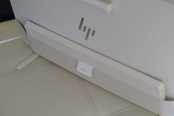 Vista posteriore di HP Envy Move che mostra la tastiera in tasca.