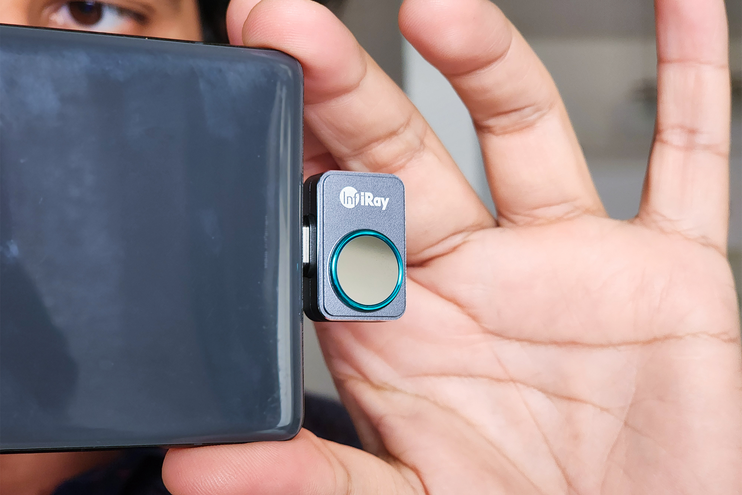I added a ridiculous $300 camera to my smartphone, and loved it - Vimarsana News