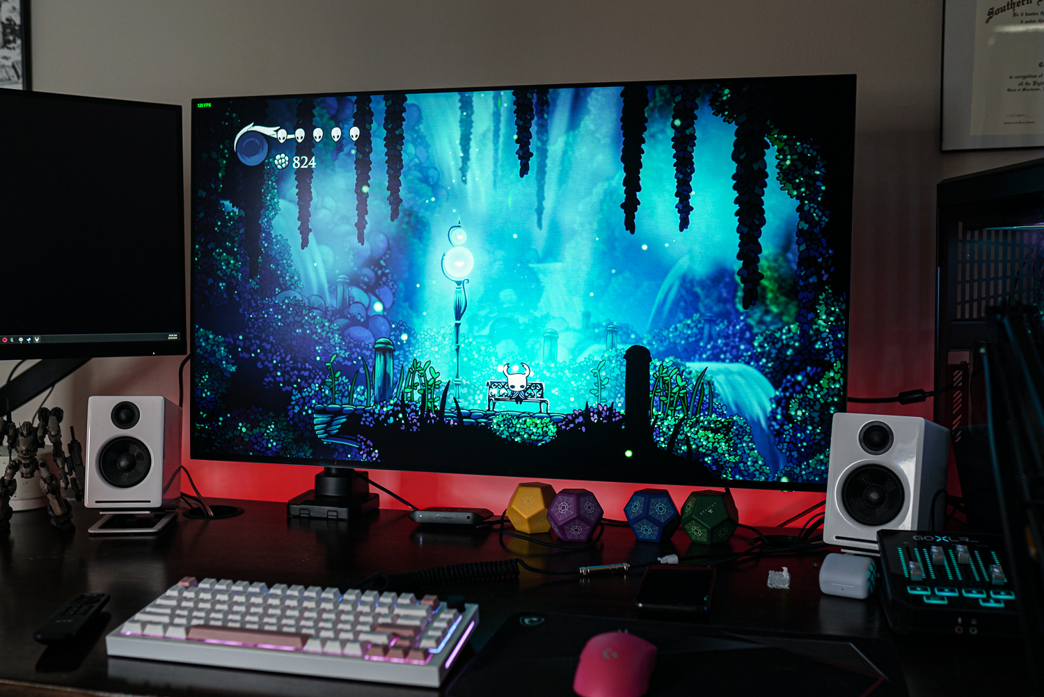 Hollow Knight running on a KTC monitor.