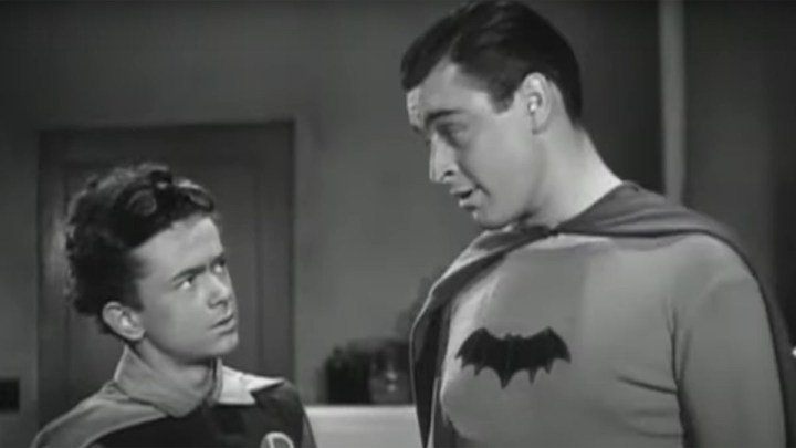 Douglas Croft et Lewis Wilson dans Batman (1943).