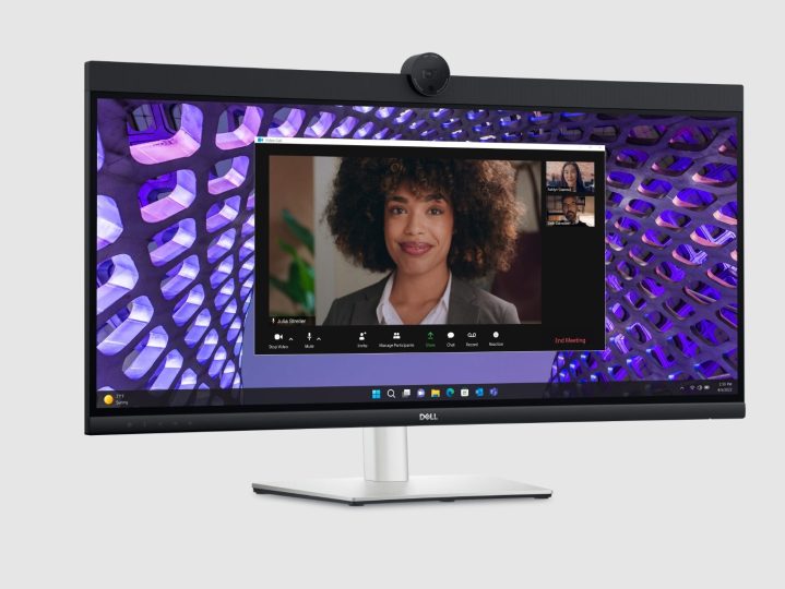 A Zoom meeting on the Dell 34 Curved Video Conferencing Monitor.