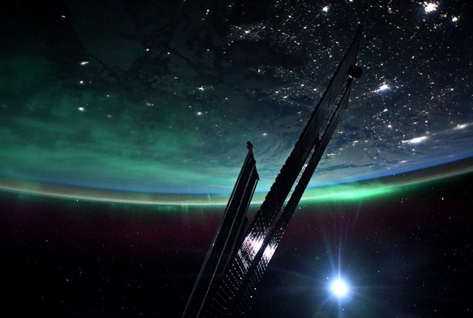 Astronauta captura una imagen 'irreal' de auroras desde la estación espacial 