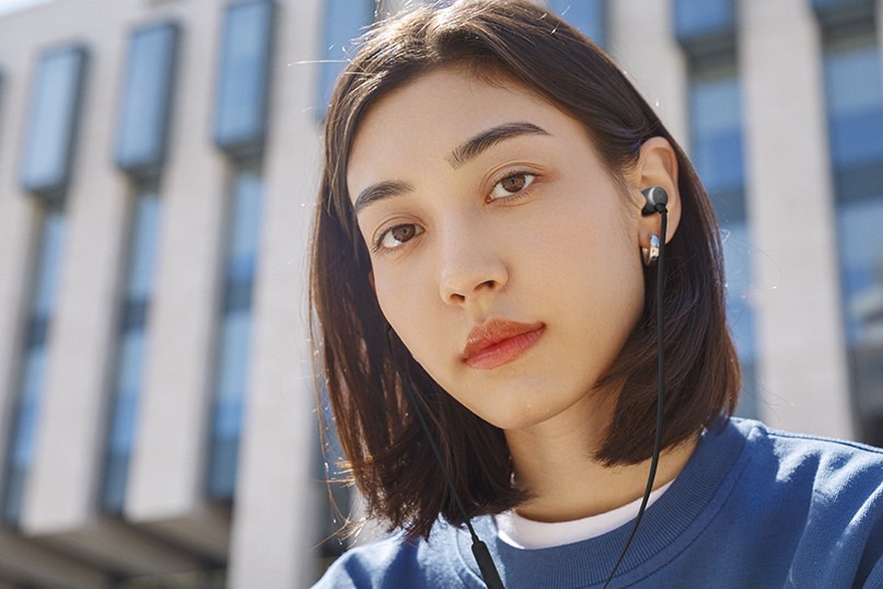JBL Live 300 TWS: lo nuevos auriculares inalámbricos prometen seis